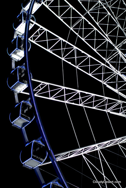 The giant Ferris wheel at the Christmas fair